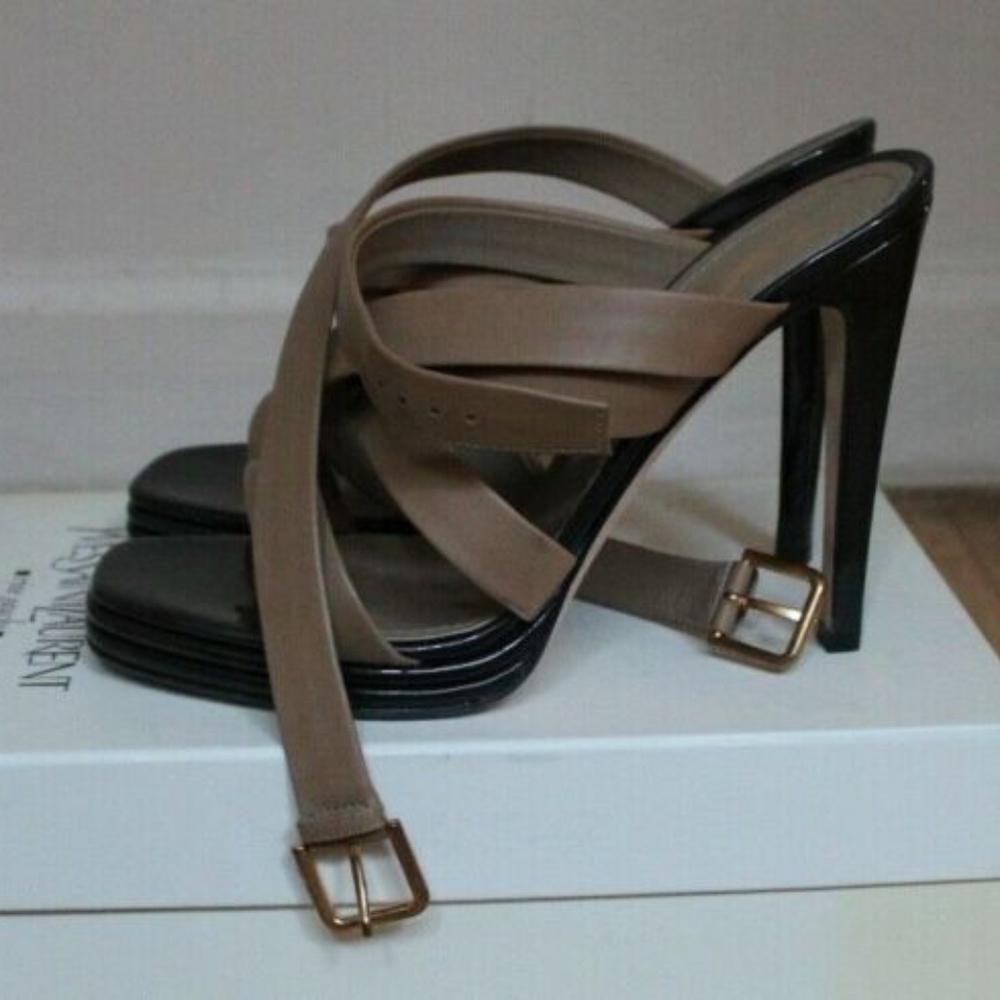 Yves Saint Laurent Beige/Black Leather Sandals